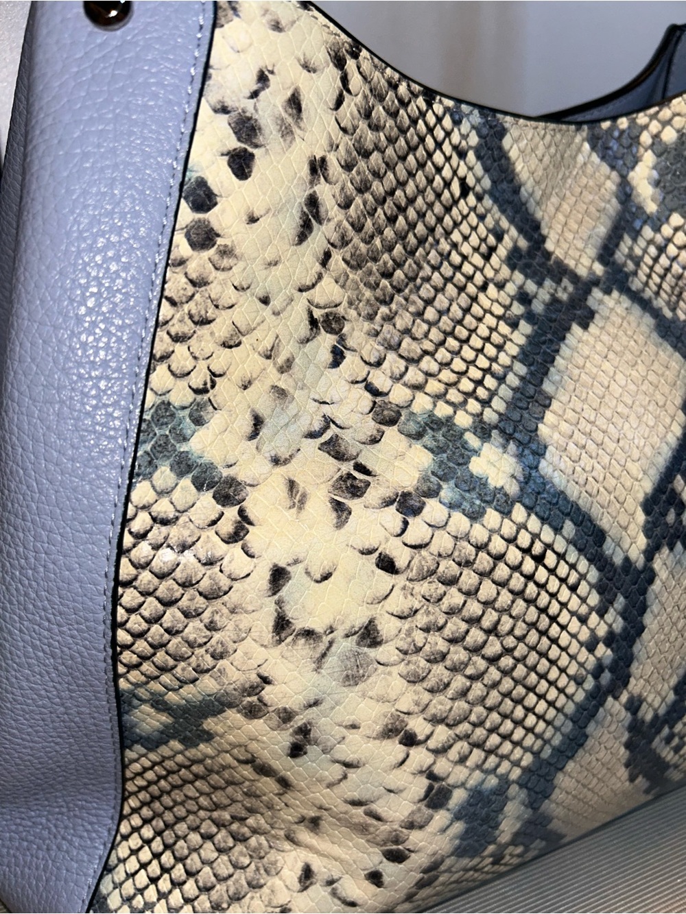 Like new Kate Spade Leila Medium Shoulder Bag - Picture 2 of 9